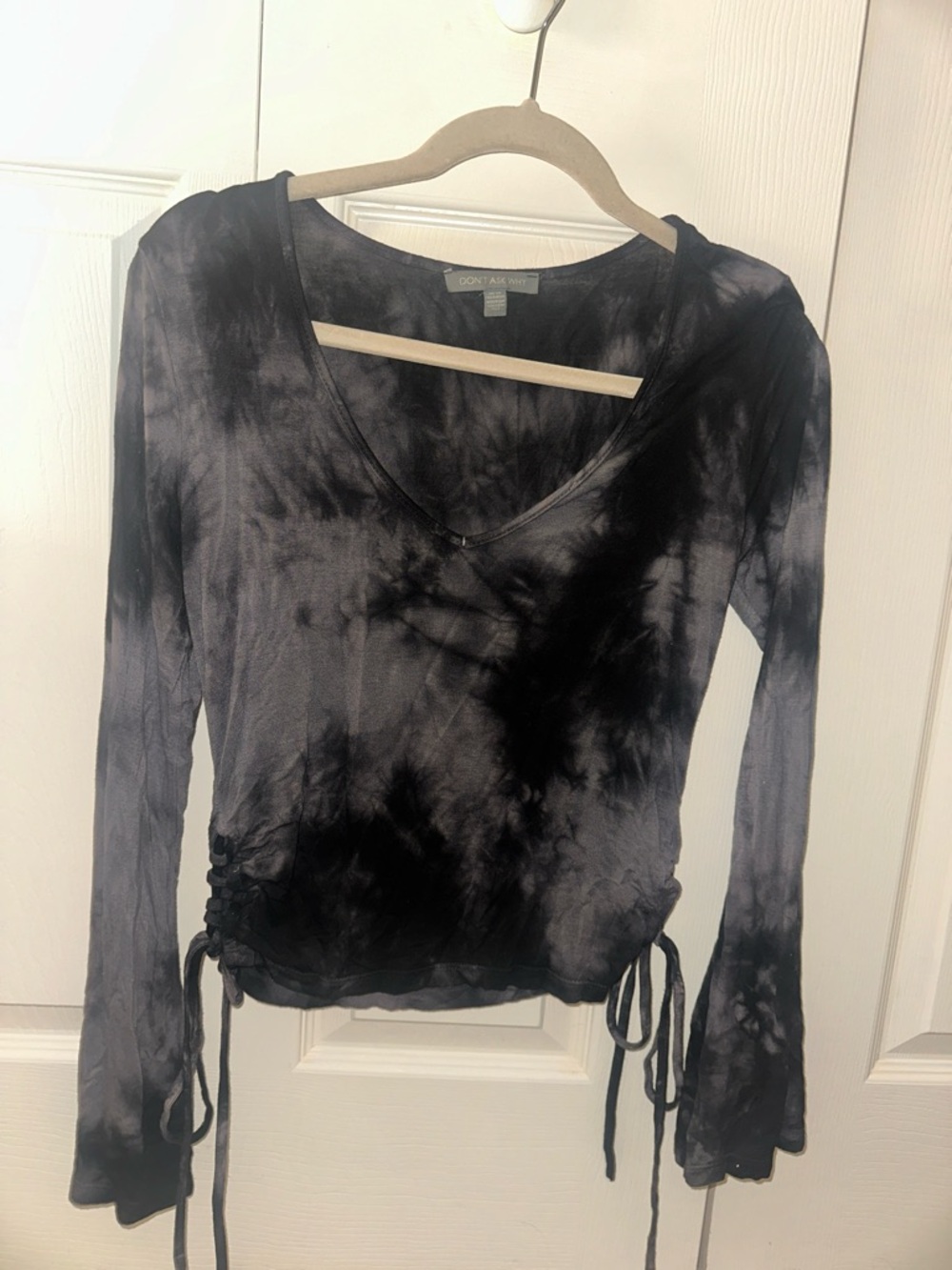Super soft Tie-Dye V-Neck Drawstring Long Sleeve Top - Black